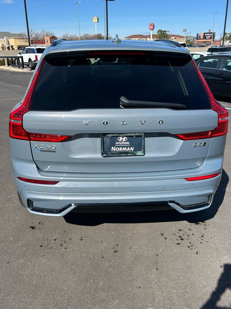 Used 2023 Volvo XC60 B5 Plus image 6