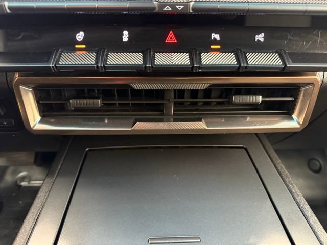 Used 2025 GMC Hummer EV 2X w/ LPO, Roof Cross Rail Package image 37