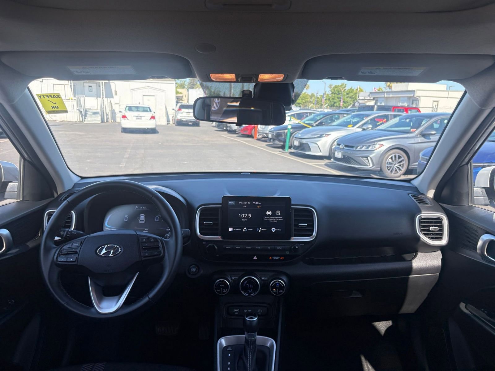 Used 2025 Hyundai Venue SEL FWD image 33