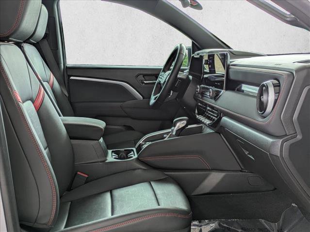 Used 2024 Chevrolet Colorado Z71 w/ Z71 Convenience Package 2 image 25