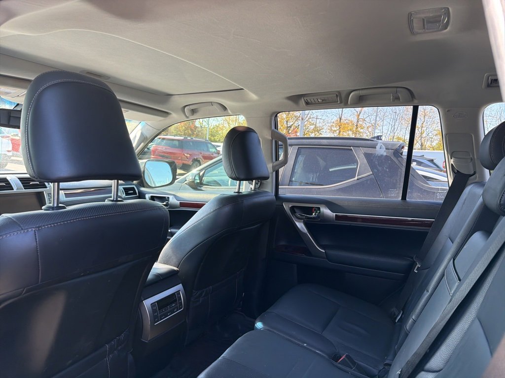 Used 2018 Lexus GX 460 image 16