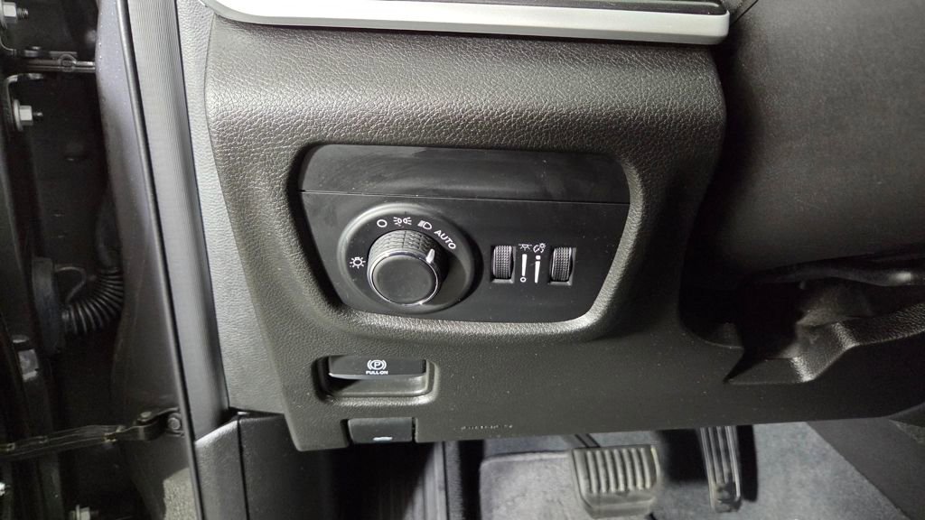 Used 2023 Jeep Grand Cherokee Altitude image 19