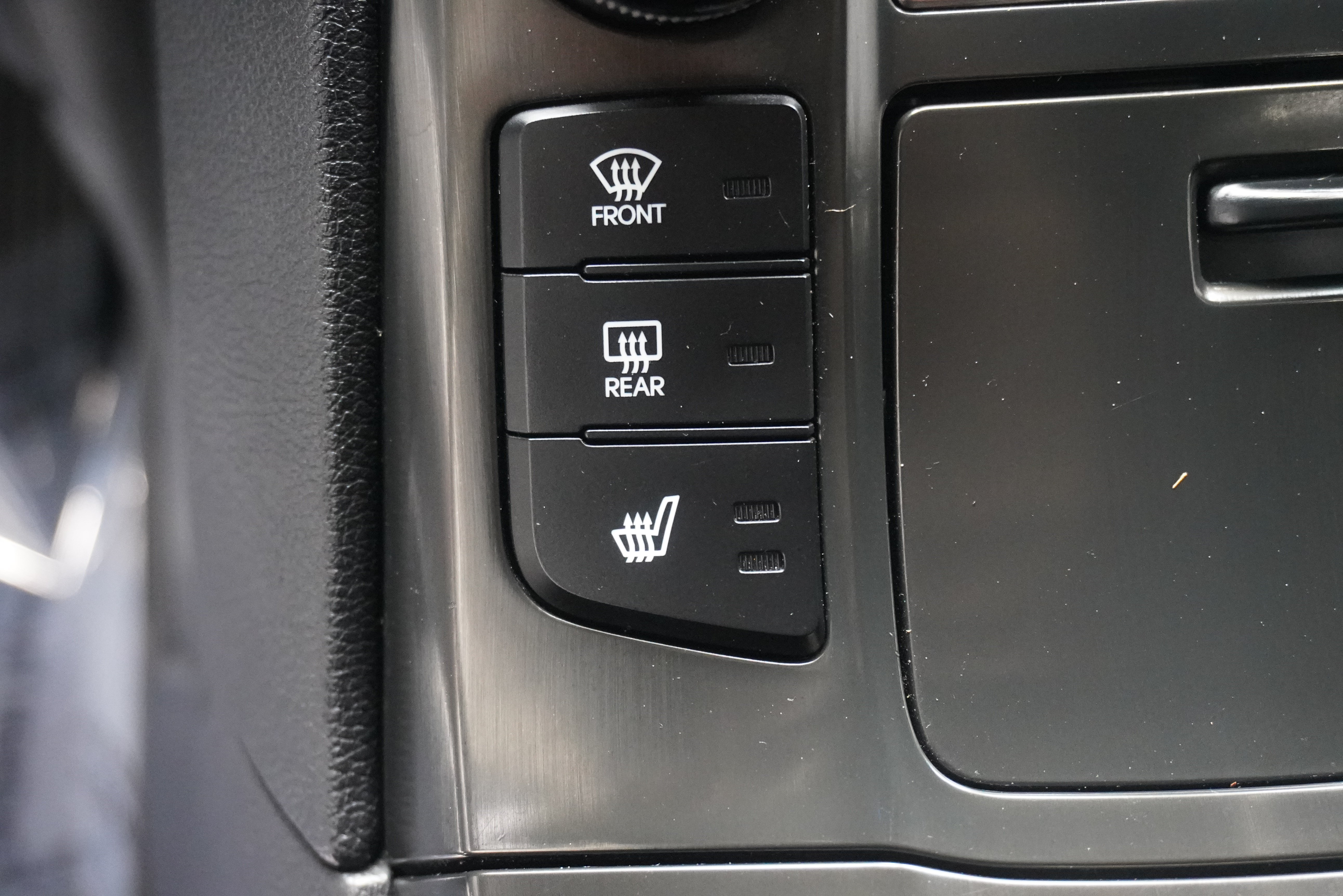 Used 2013 Hyundai Genesis 3.8 RWD image 14