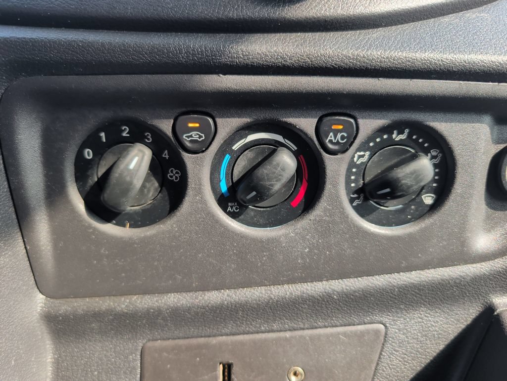 Used 2015 Ford Transit 150 XLT RWD image 15