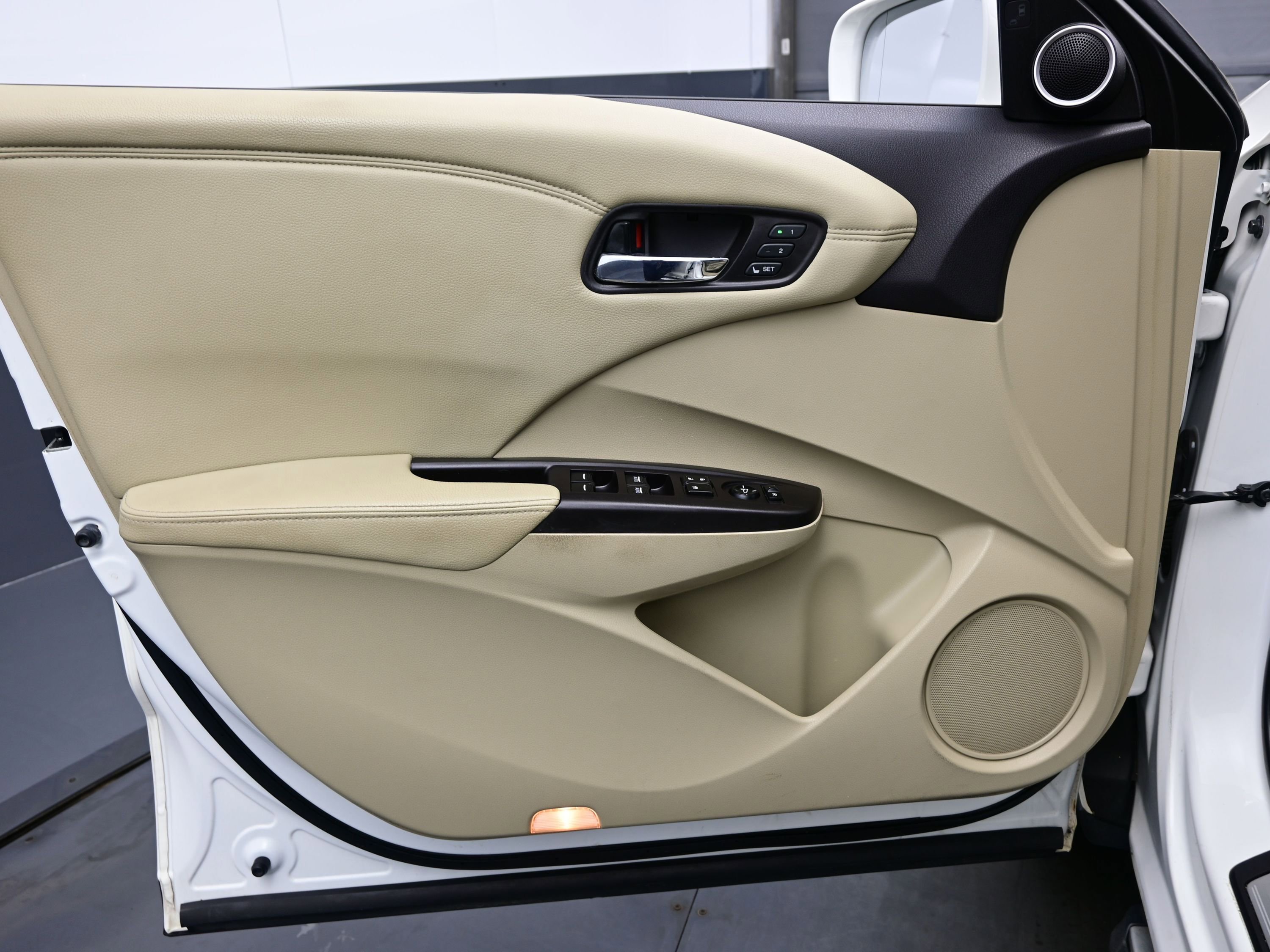 Used 2016 Acura RDX AWD w/ Technology Package image 9