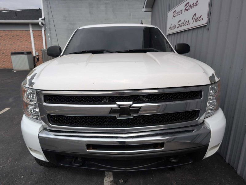 Used 2009 Chevrolet Silverado 1500 LT w/ Power Pack Plus image 2