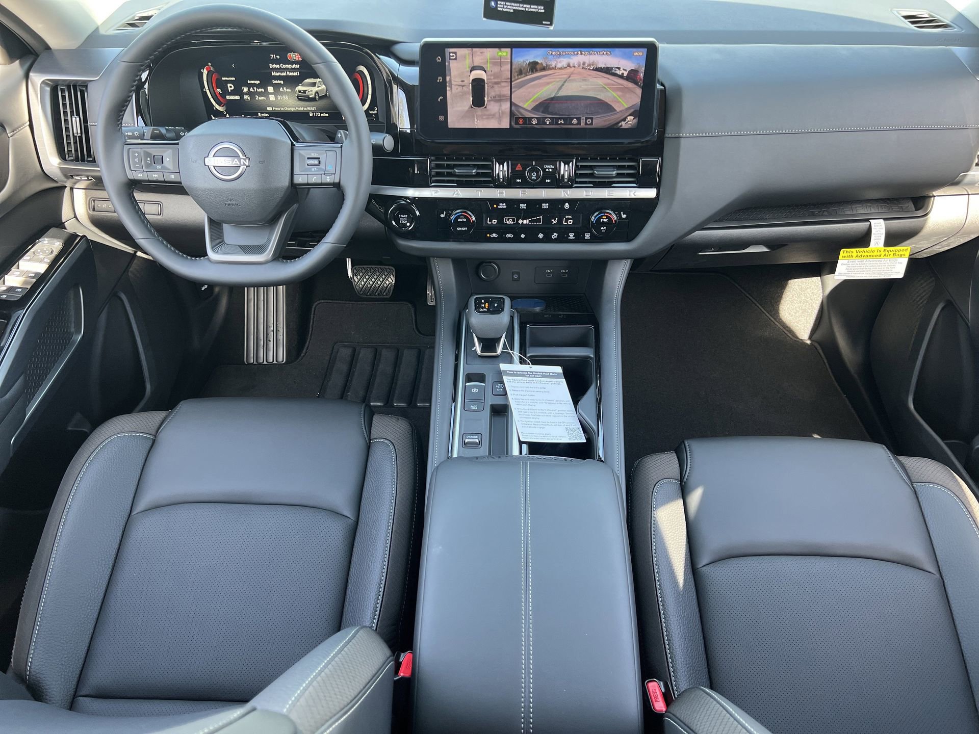 New 2026 Nissan Pathfinder SL image 2