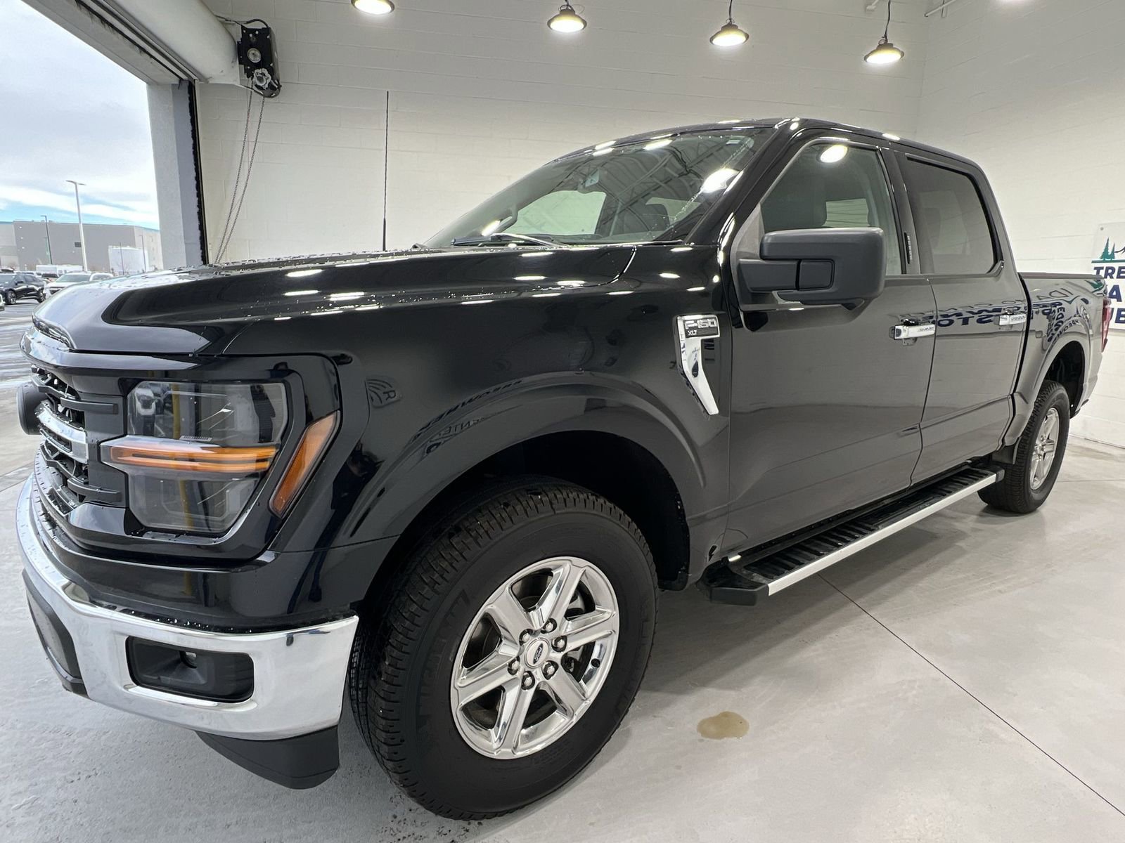 Used 2024 Ford F150 XLT image 4