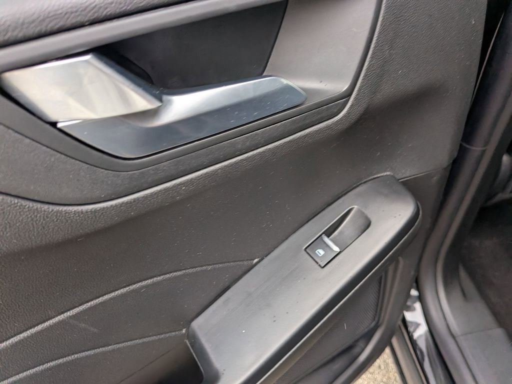 Used 2025 Ford Escape ST-Line image 24