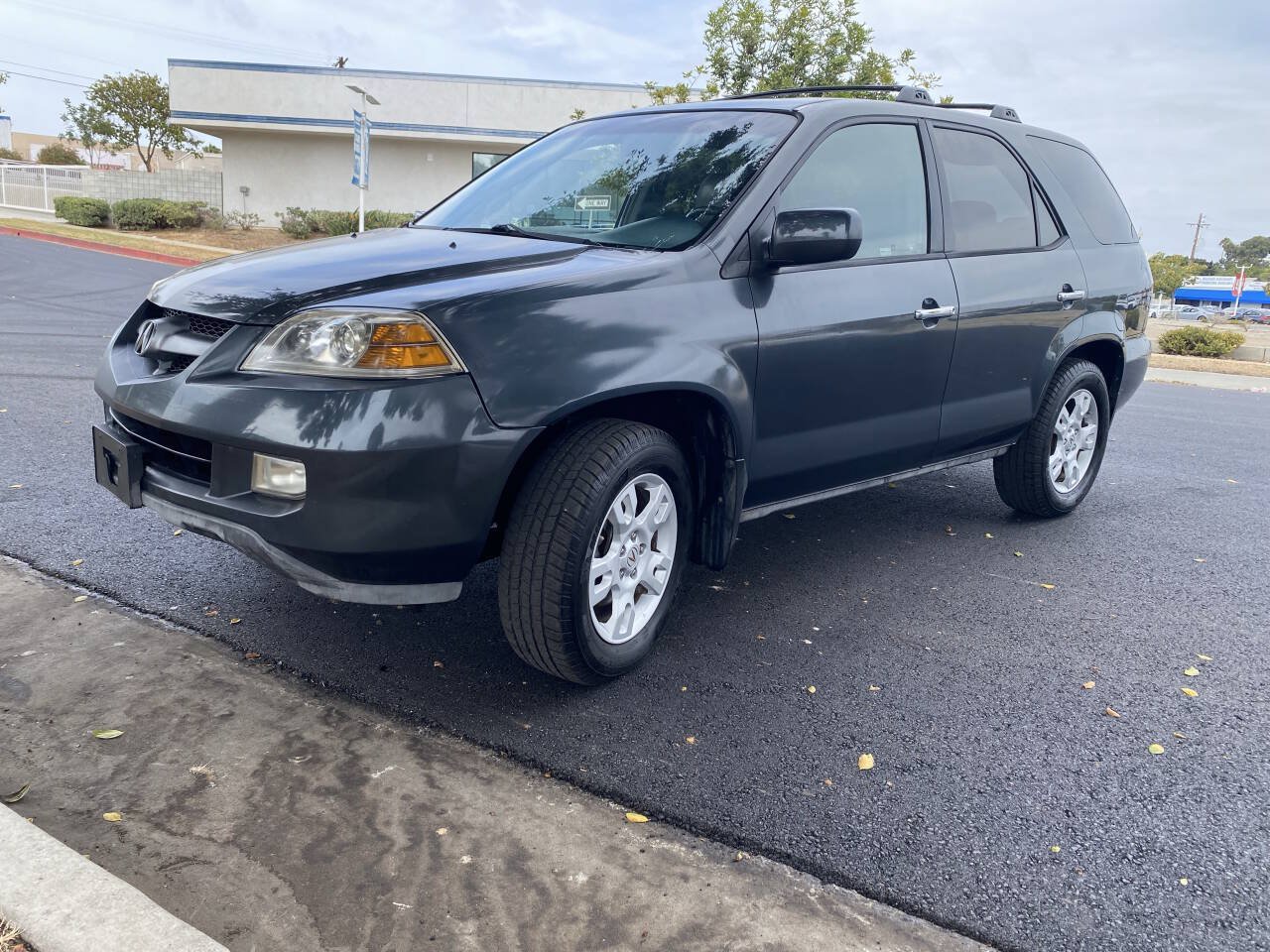 Used 2005 Acura MDX Touring AWD/4WD image 1