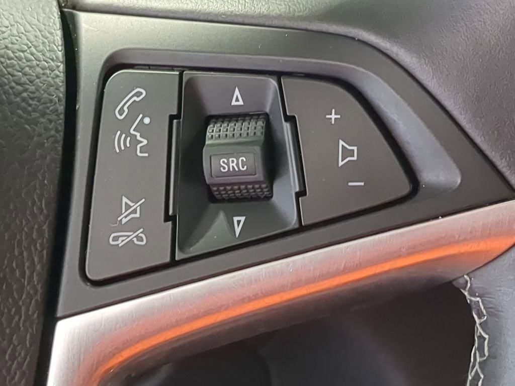 Used 2022 Buick Encore Preferred AWD/4WD image 24