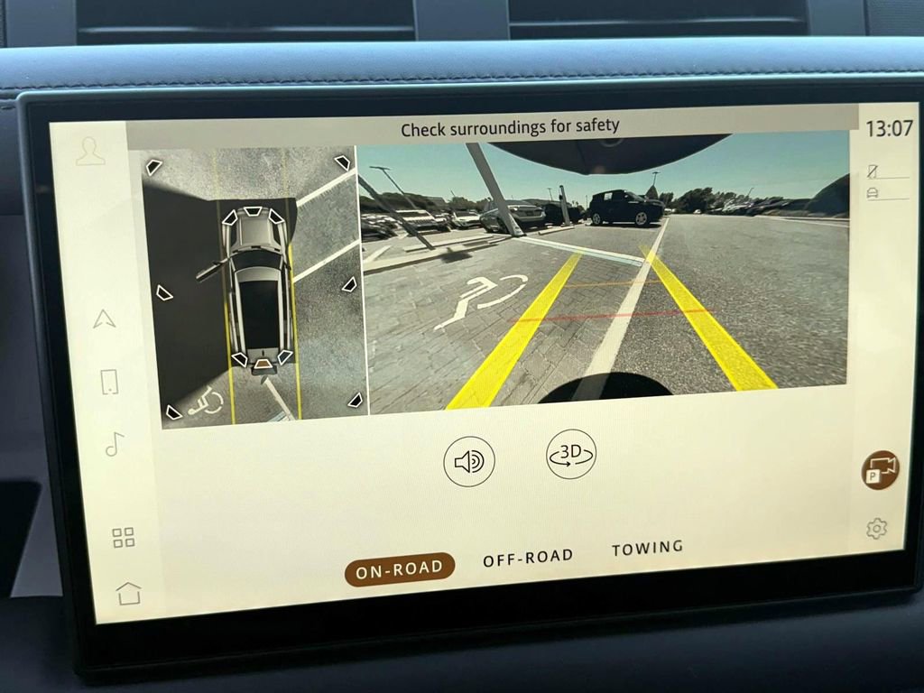 New 2025 Land Rover Defender 130 X-Dynamic SE image 22