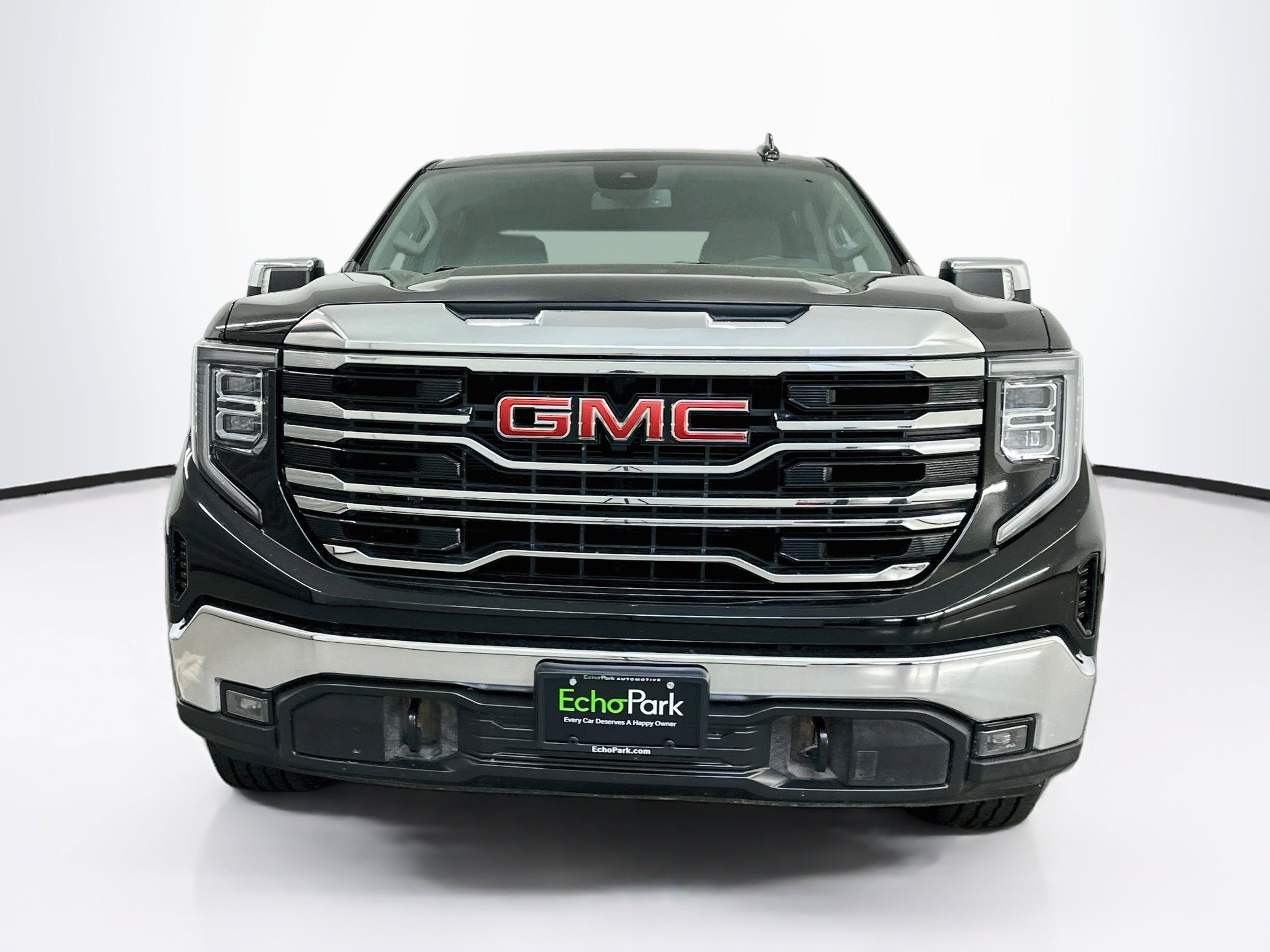 Used 2025 GMC Sierra 1500 SLT AWD/4WD image 2
