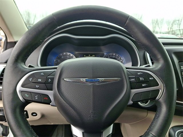 Used 2015 Chrysler 200 Limited w/ Convenience Group image 18