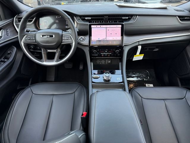 New 2025 Jeep Grand Cherokee Limited image 15