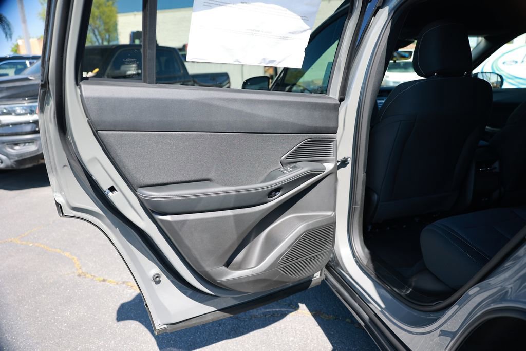 New 2026 Jeep Cherokee Laredo image 31