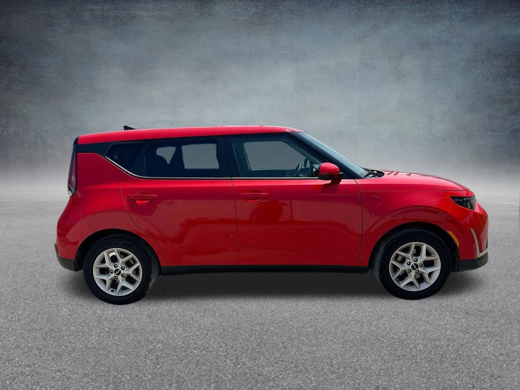 Used 2023 Kia Soul LX w/ LX Technology Package image 34