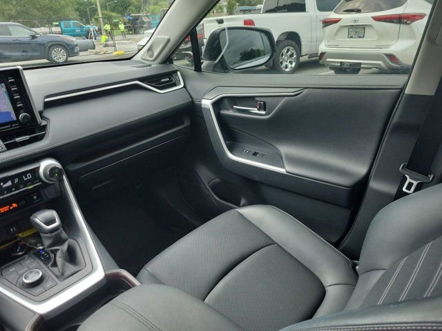 Used 2019 Toyota RAV4 Limited AWD/4WD image 23