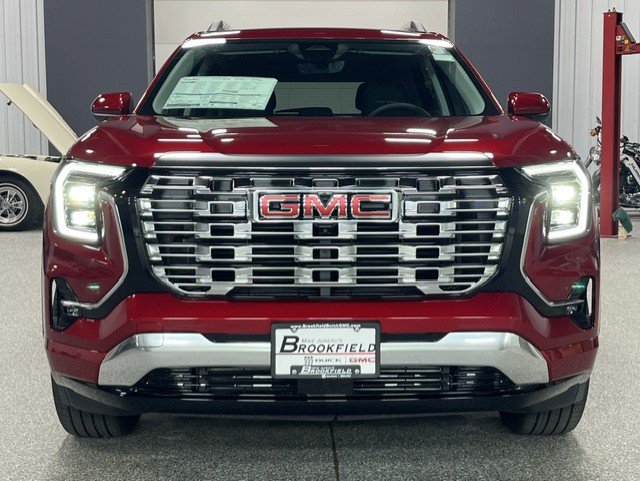 New 2026 GMC Terrain Denali w/ LPO, Floor Liner Package AWD/4WD image 8