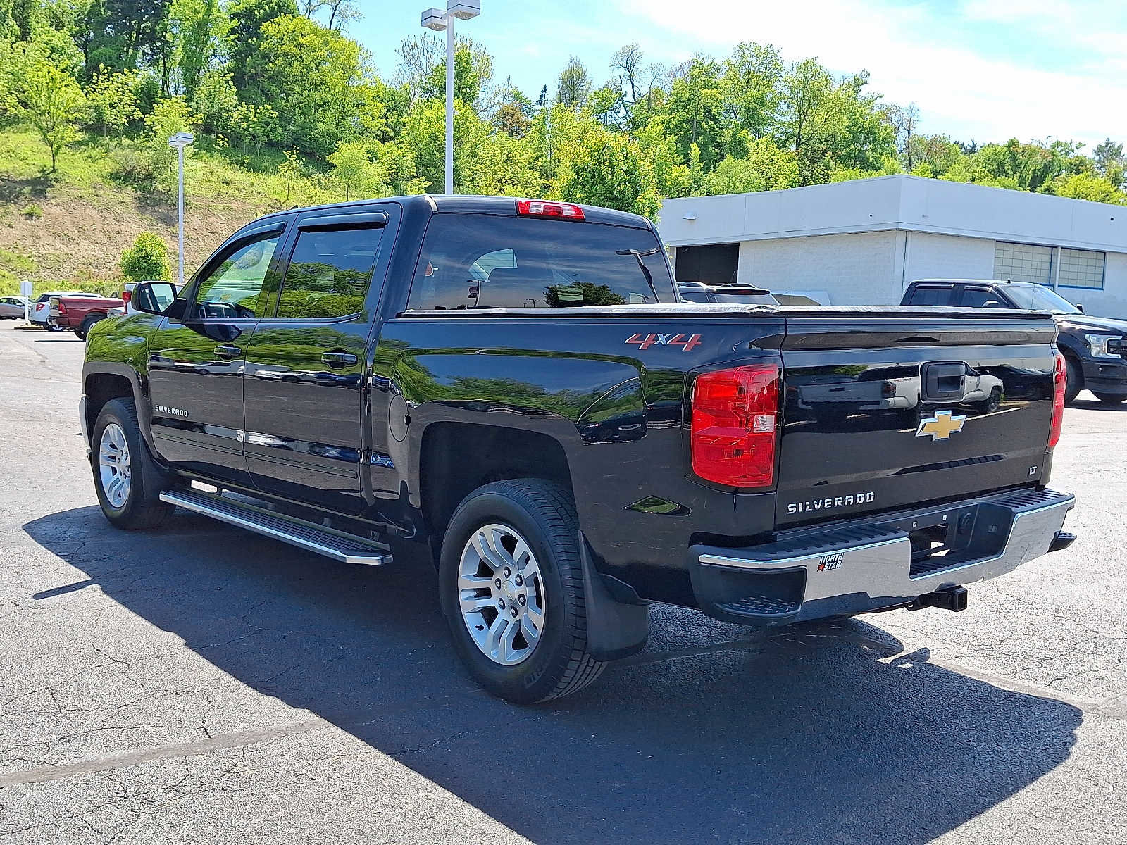 Used 2018 Chevrolet Silverado 1500 LT w/ All Star Edition AWD/4WD image 4