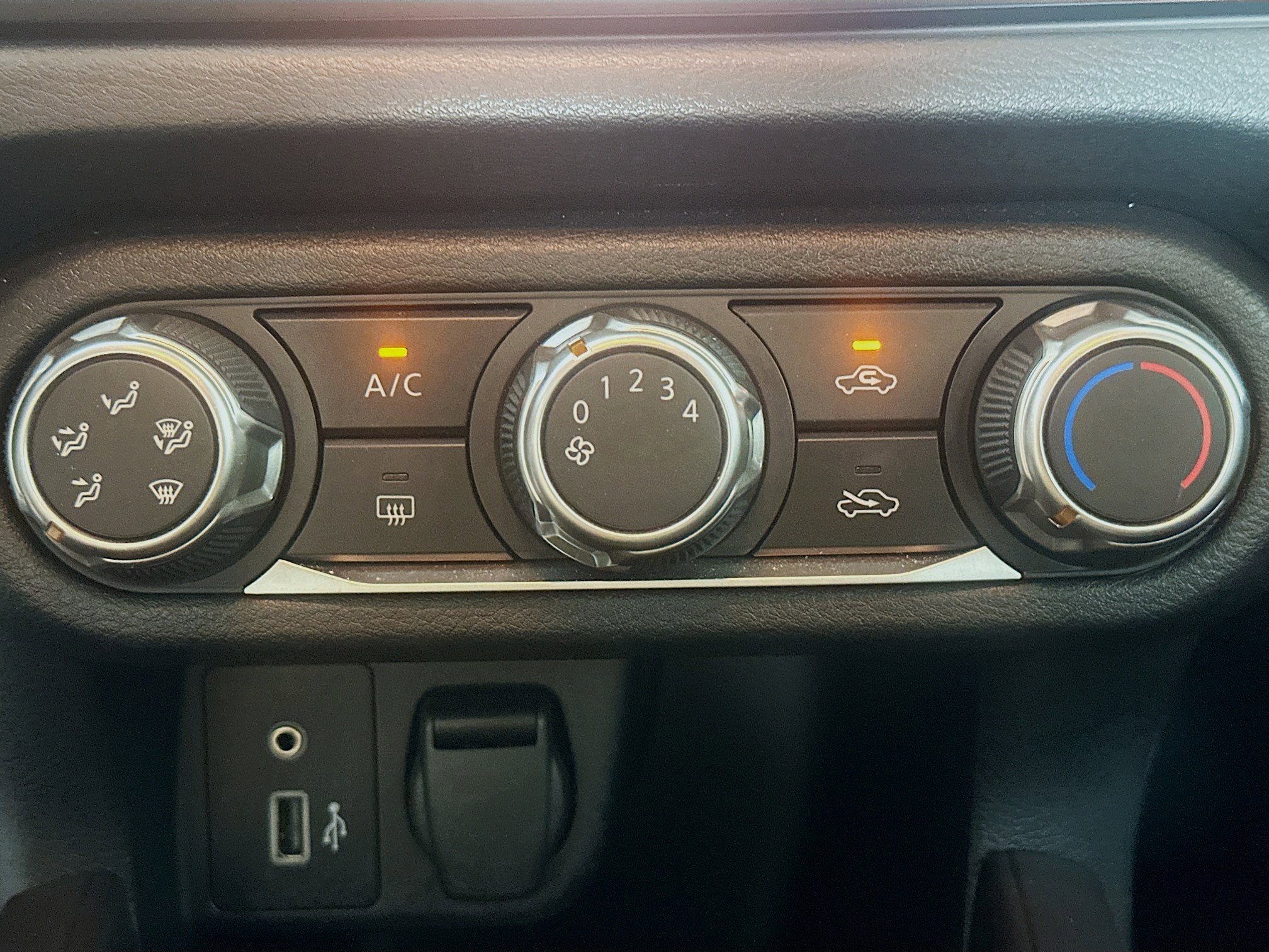 Used 2025 Nissan Versa S image 22