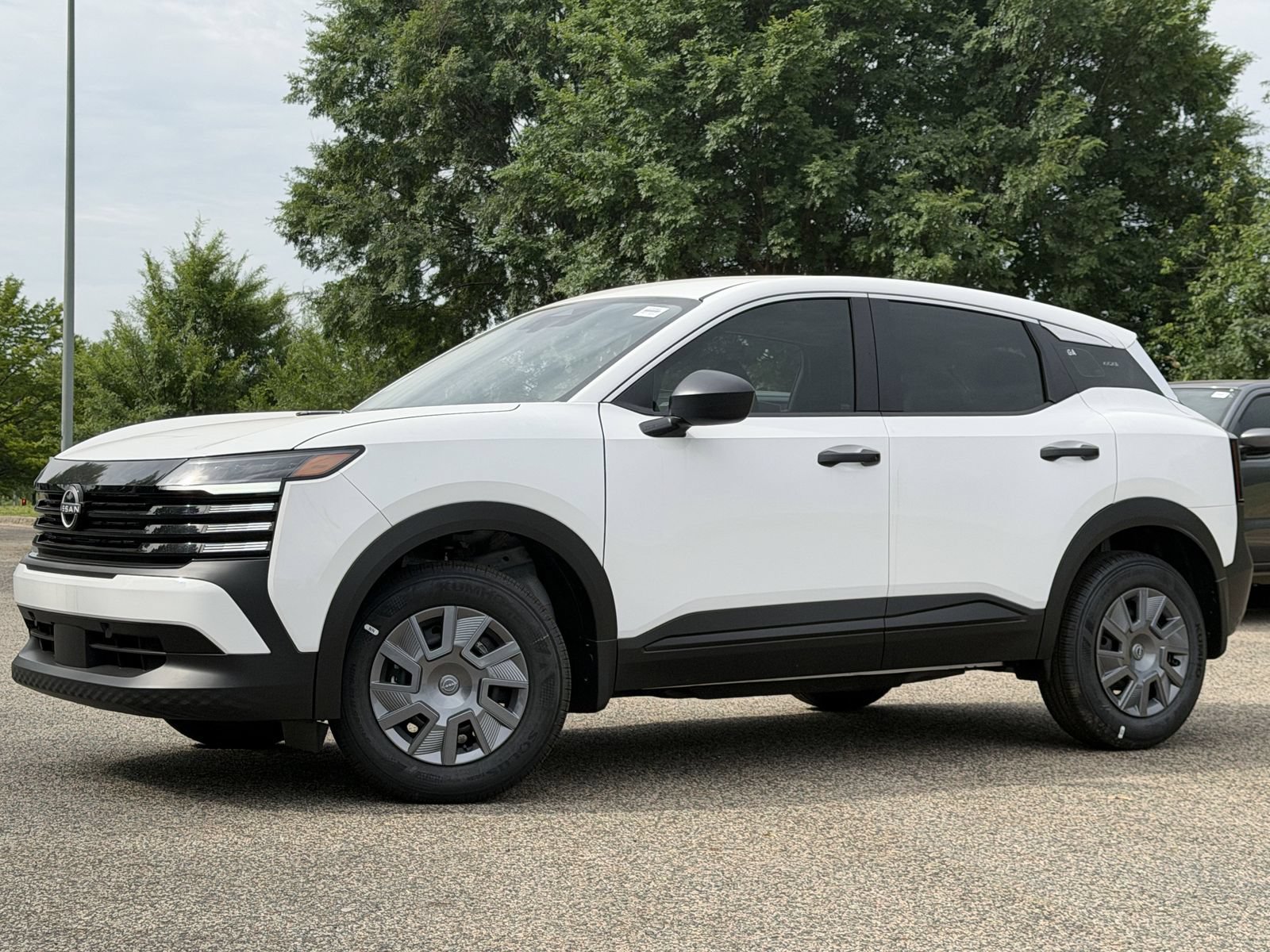 New 2026 Nissan Kicks S