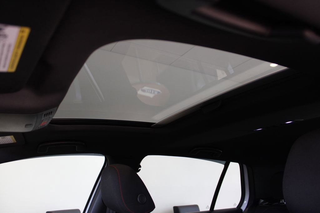 Used 2018 Volkswagen GTI SE image 24