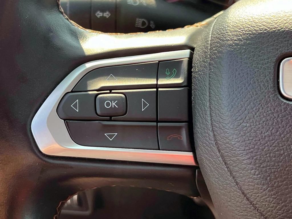 Certified 2022 Jeep Compass Limited w/ Sun and Sound Group AWD/4WD image 23