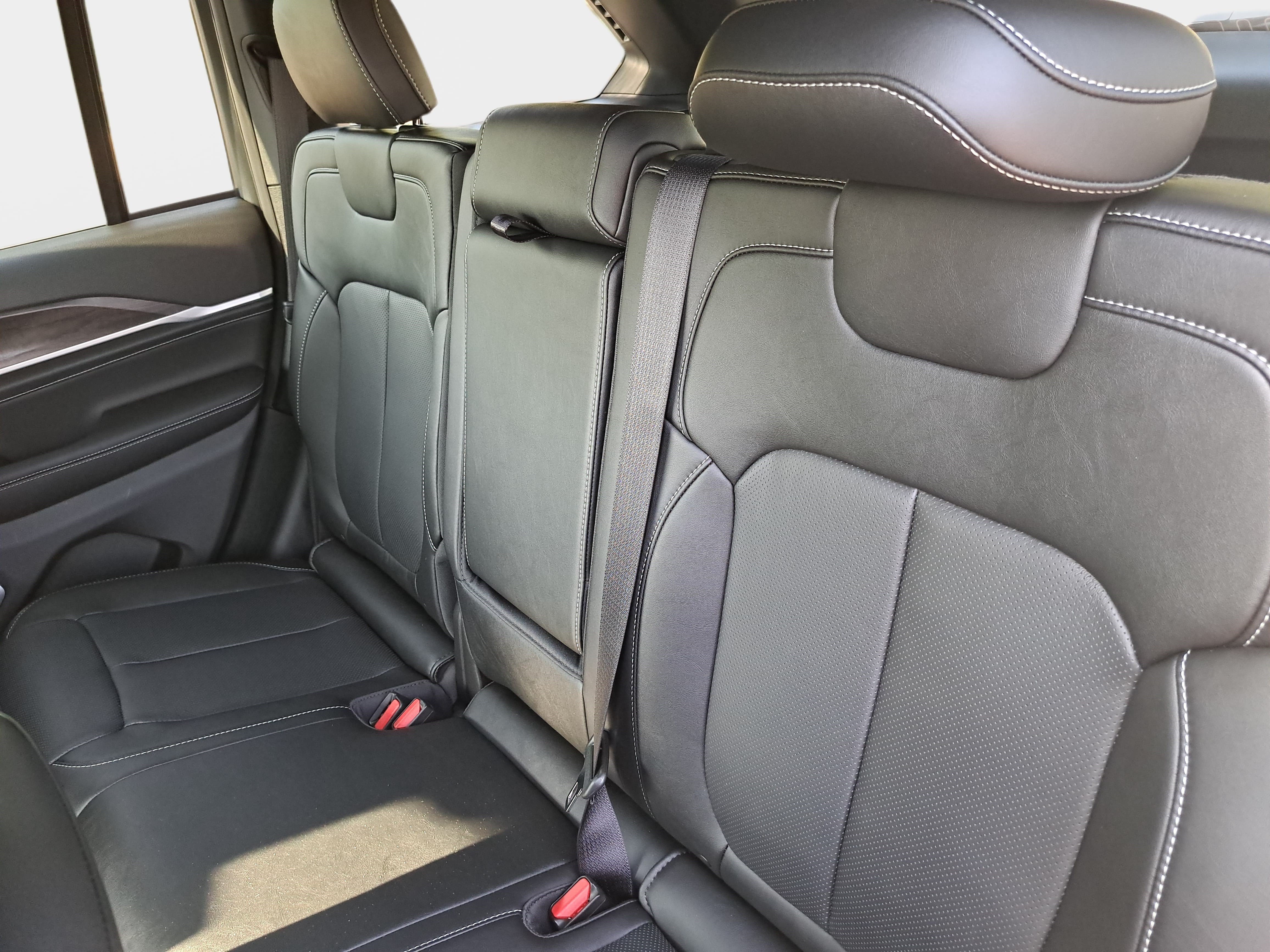 New 2026 Jeep Grand Cherokee Limited AWD/4WD image 14