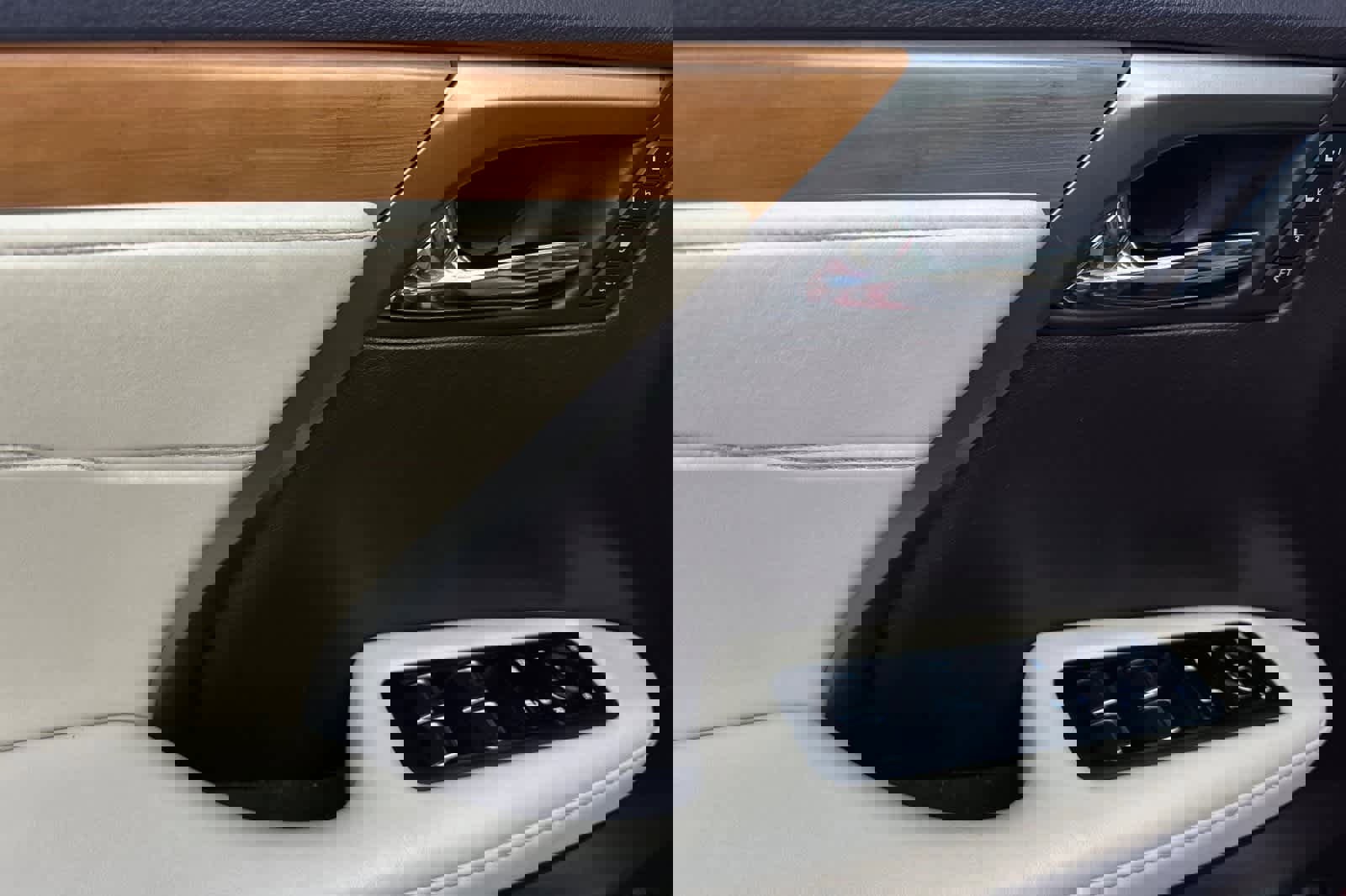 Used 2019 Lexus RX 450h AWD image 13