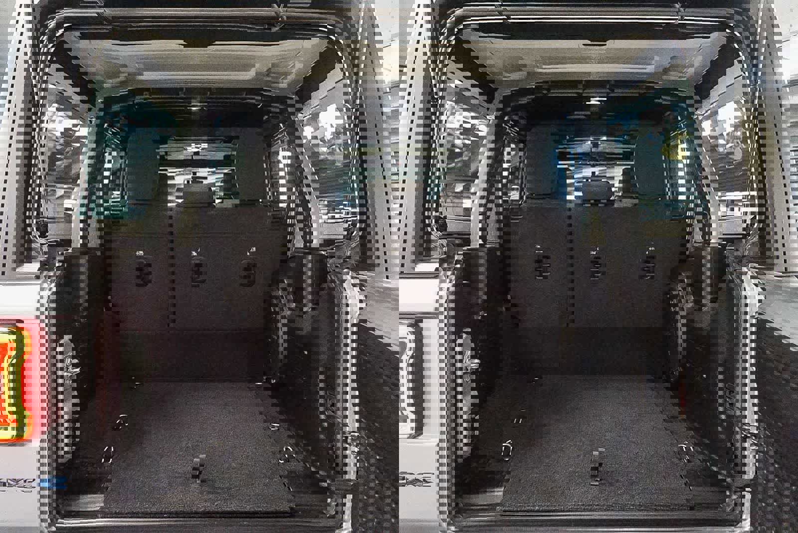 Used 2023 Jeep Wrangler Unlimited Rubicon 4xe AWD/4WD image 28