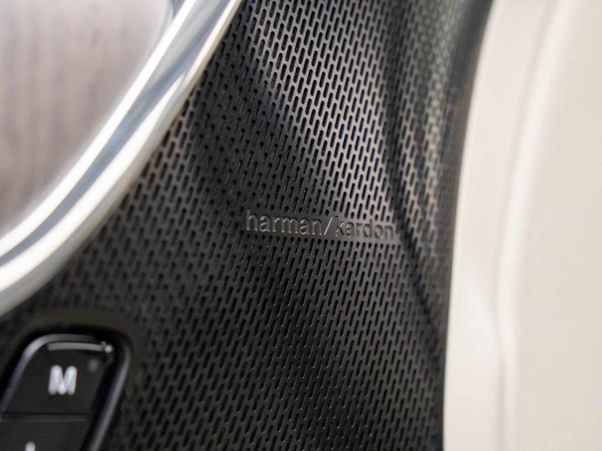 Used 2023 Volvo S90 B6 Ultimate image 16