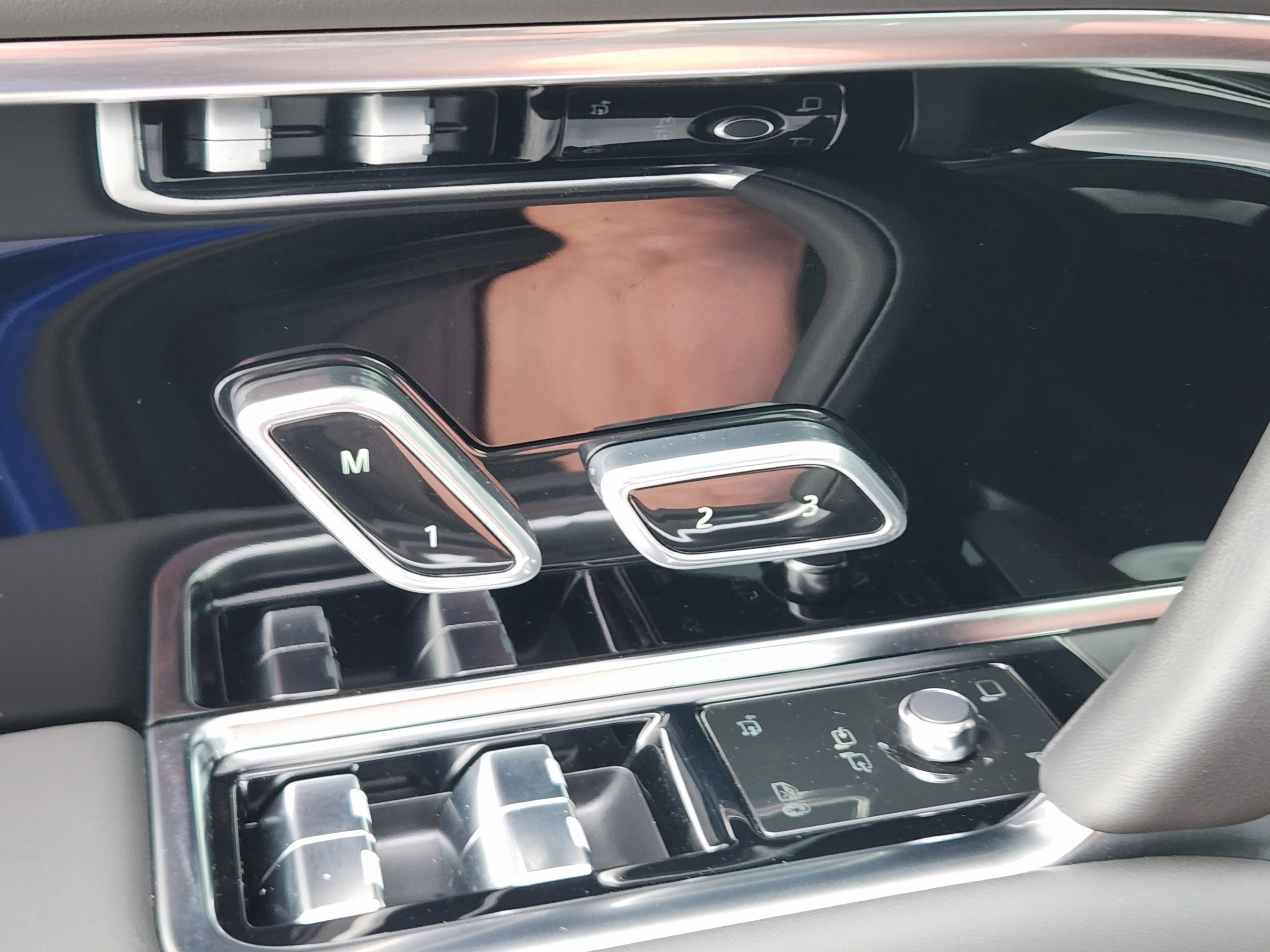New 2026 Land Rover Range Rover SE AWD/4WD image 17