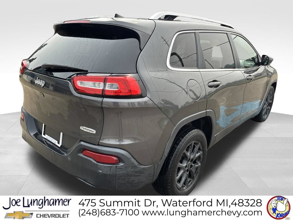 Used 2017 Jeep Cherokee Latitude w/ Safety/Convenience Group FWD video 3