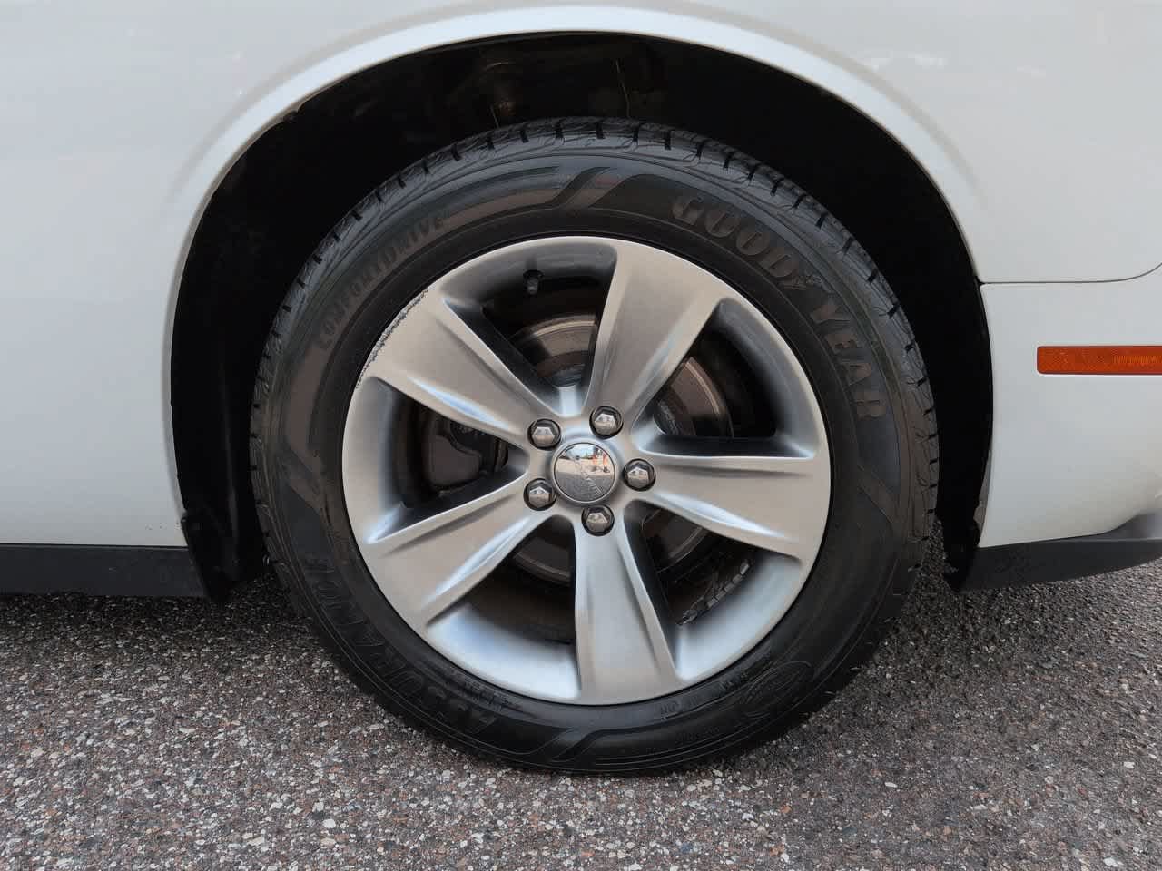 Used 2018 Dodge Challenger SXT RWD image 11