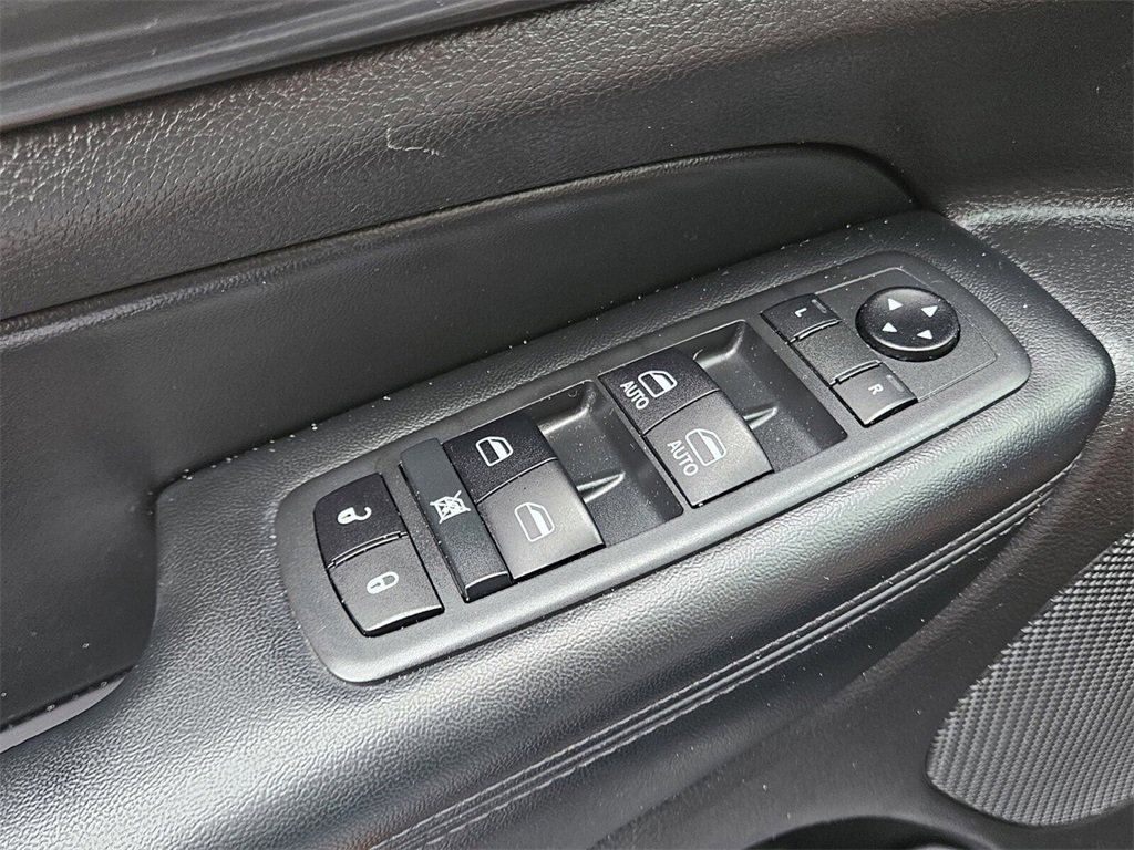 Used 2021 Jeep Grand Cherokee Laredo image 40