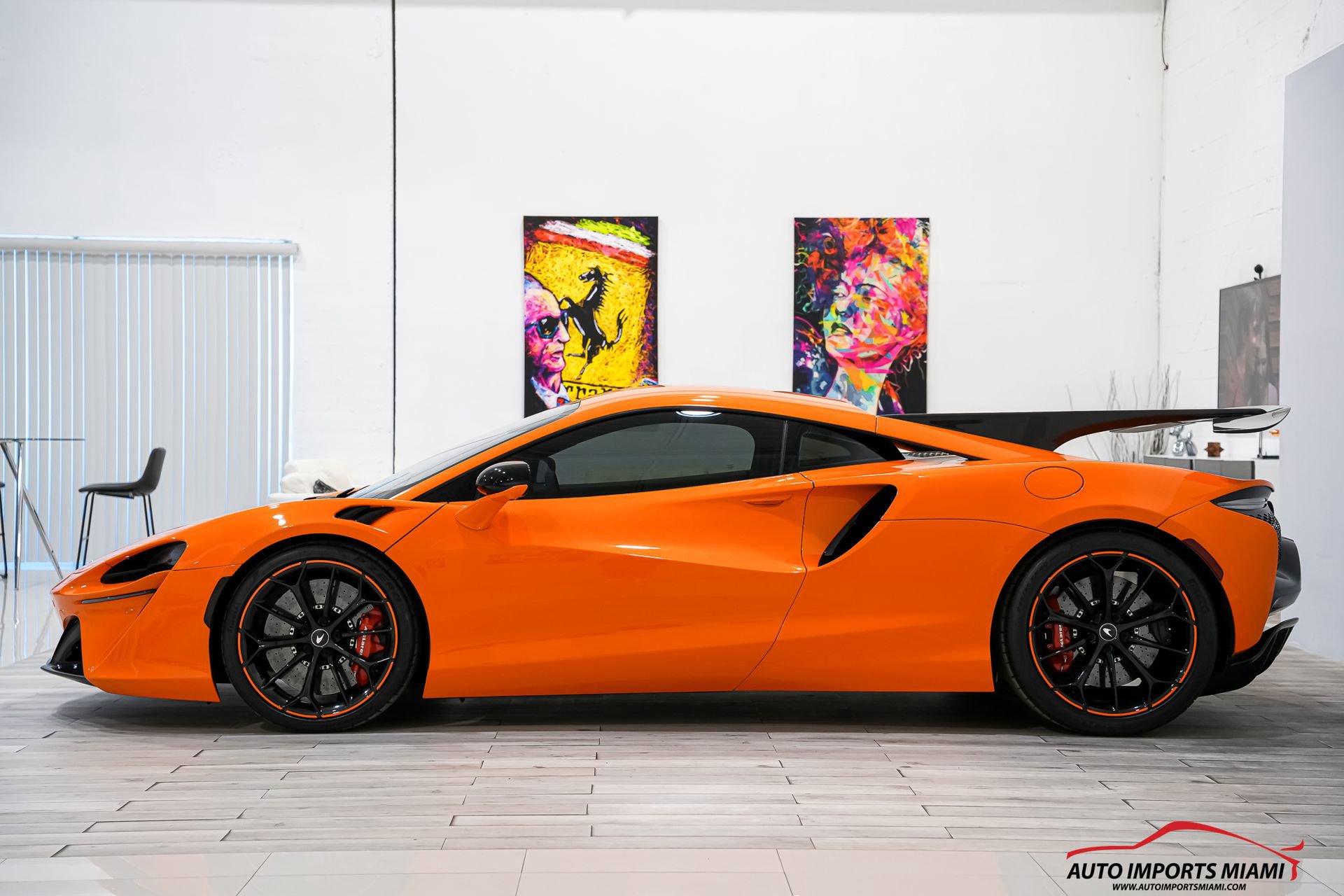 Used 2023 McLaren Artura image 12