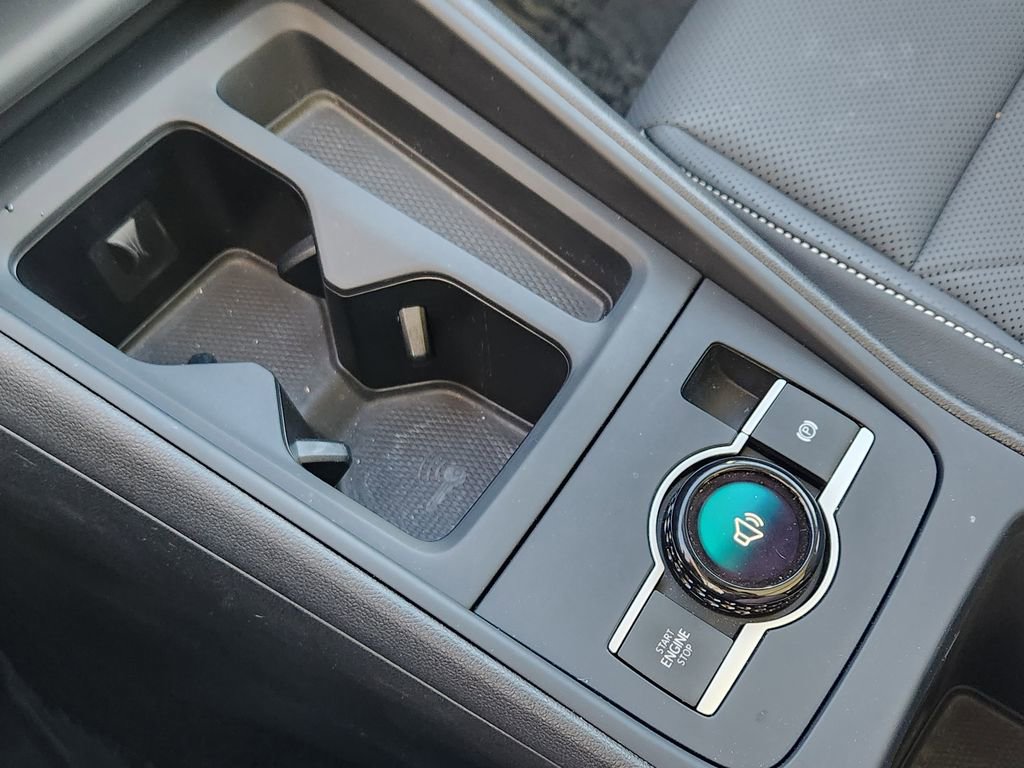 New 2025 Volkswagen Tiguan SE image 10