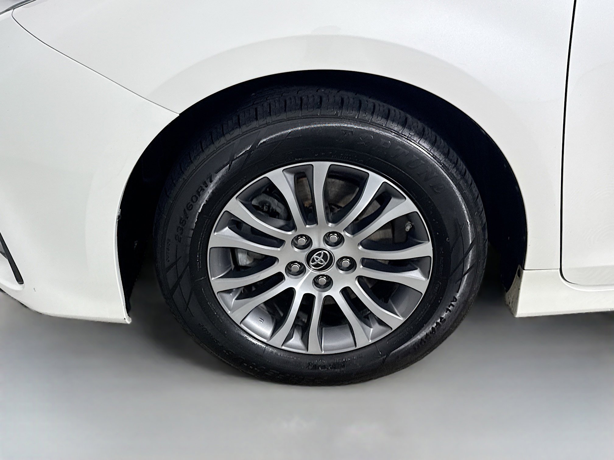 Used 2020 Toyota Sienna XLE FWD image 36