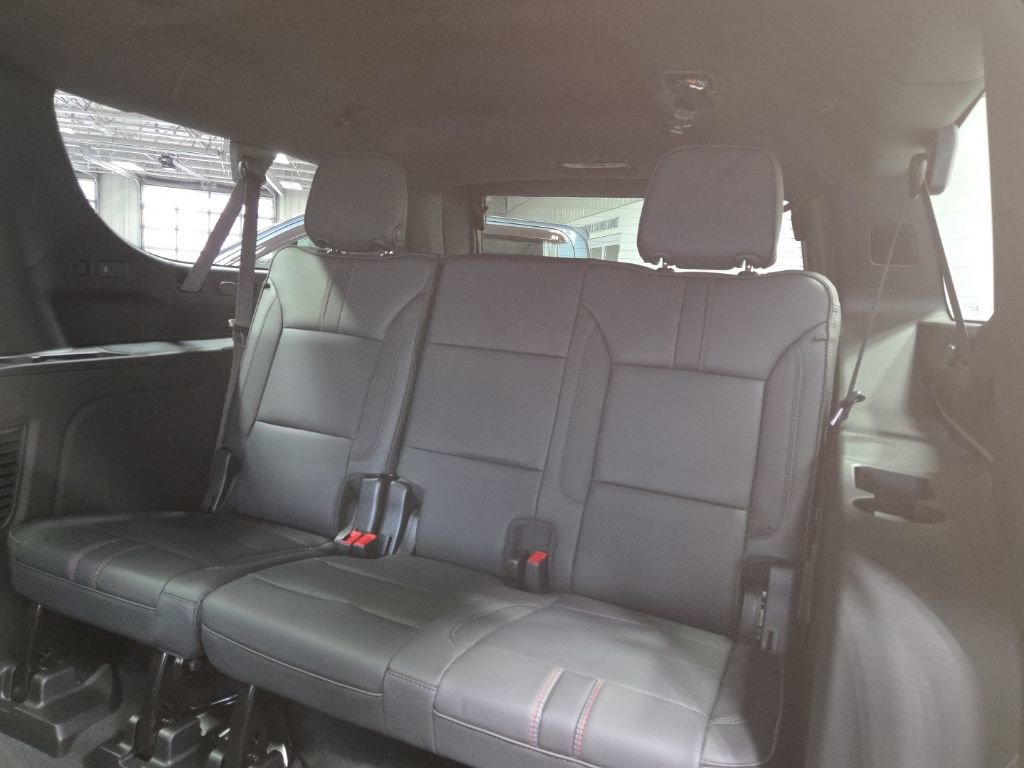 New 2026 Chevrolet Suburban RST image 38