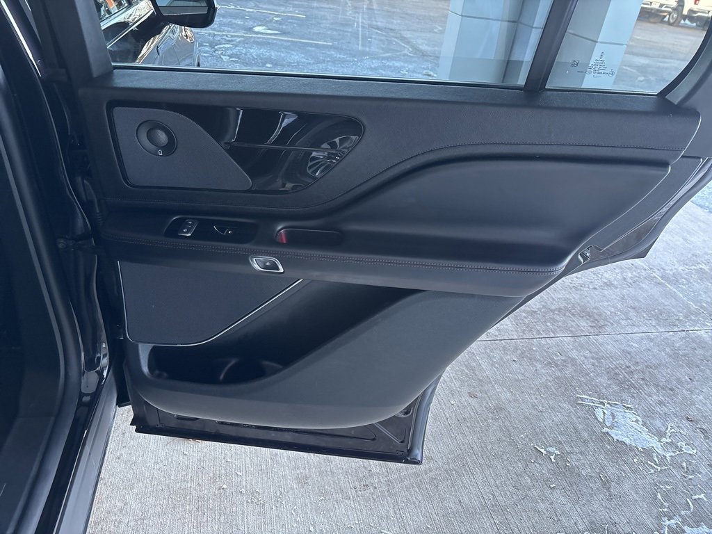Used 2024 Lincoln Aviator Reserve image 25