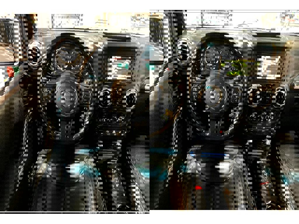 Used 2016 Jeep Wrangler Unlimited Sahara w/ Connectivity Group image 5