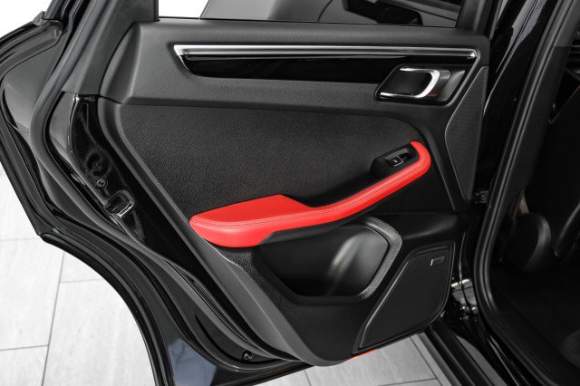 Used 2021 Porsche Macan image 32