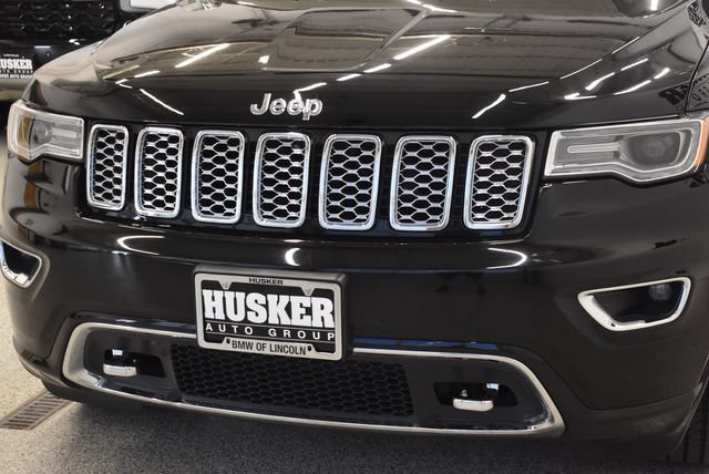 Used 2019 Jeep Grand Cherokee Overland AWD/4WD image 14