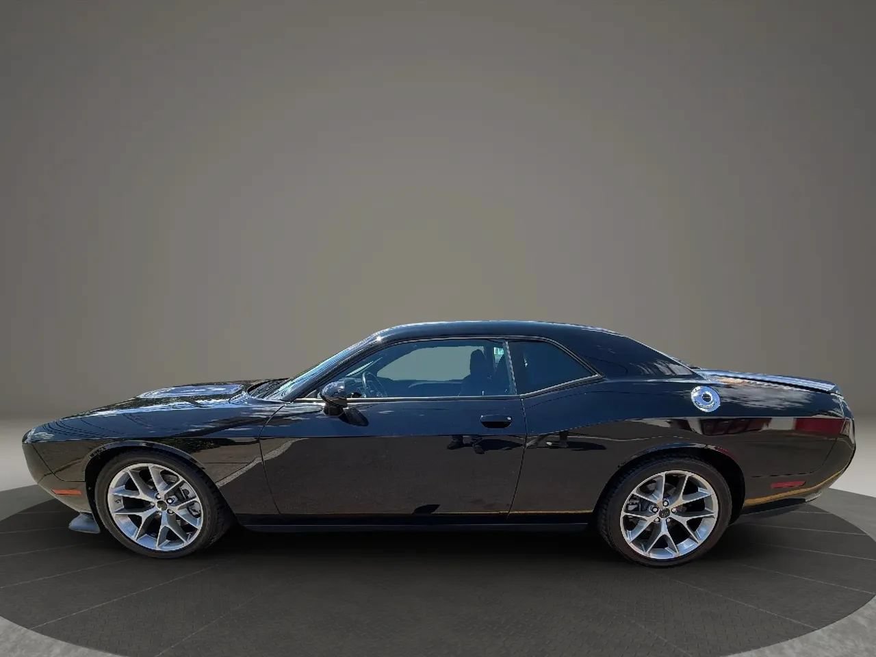 Used 2022 Dodge Challenger GT RWD image 8