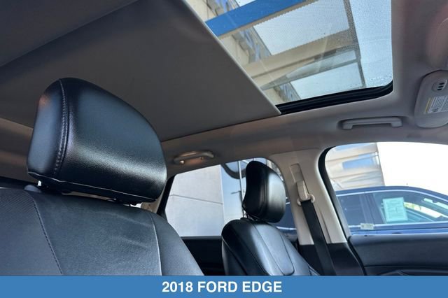 Used 2018 Ford Edge Titanium w/ Equipment Group 301A AWD/4WD image 19