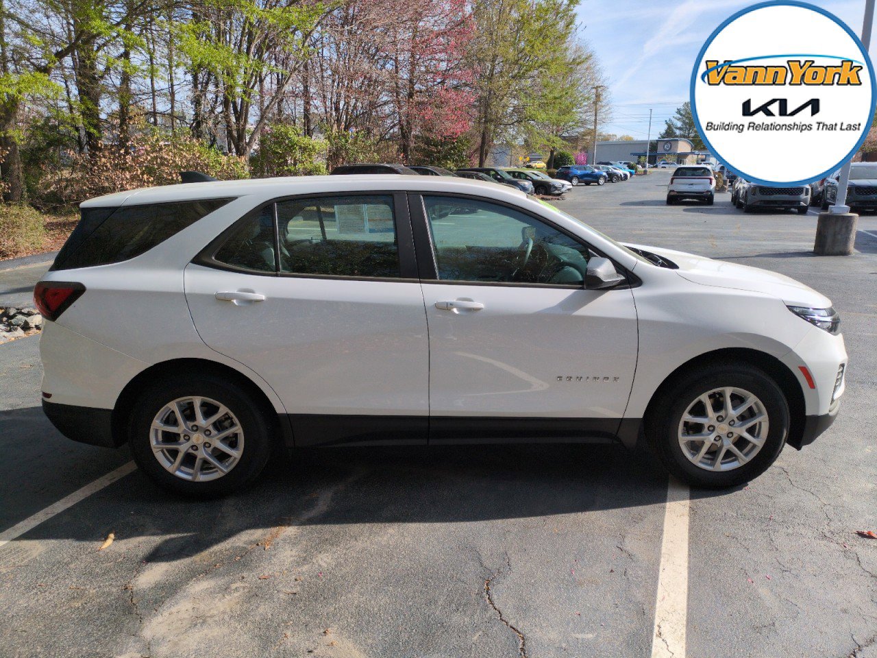 Used 2023 Chevrolet Equinox LS w/ Driver Confidence II Package image 8