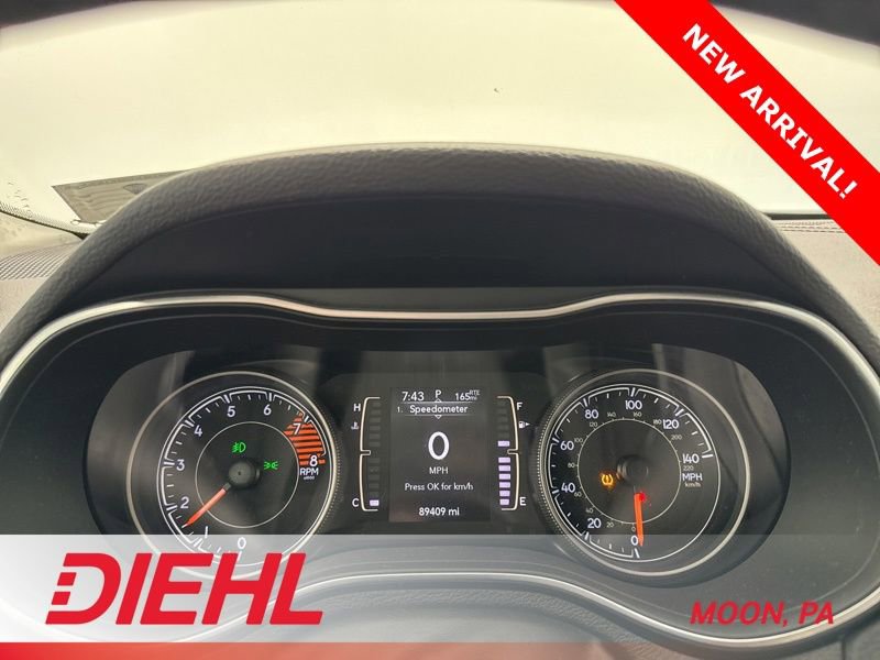 Used 2019 Jeep Cherokee Latitude Plus w/ Cold Weather Group AWD/4WD image 27