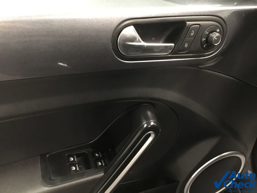 Used 2019 Volkswagen Beetle 2.0T S image 29