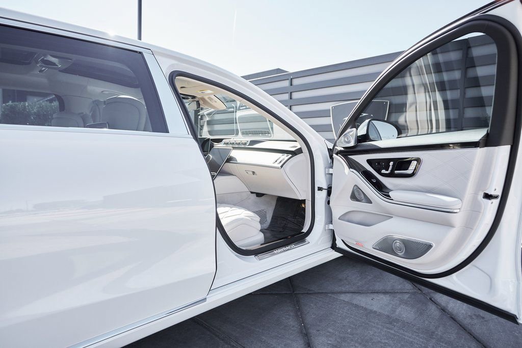 Used 2025 Mercedes-Benz Maybach S 680 4MATIC image 25